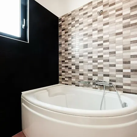 Lovely In With Private Pool Villa Adelianos Kampos