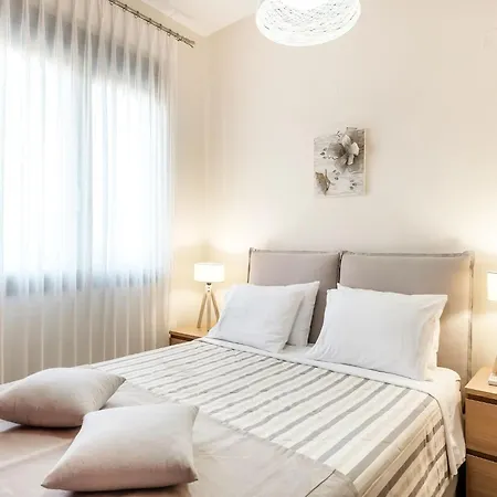 Lovely In With Private Pool * Adelianos Kampos